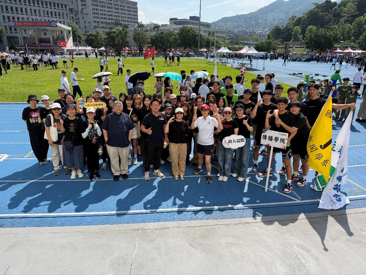 政大99週年校慶熱鬧登場　傳院師生活力進場迎百年
