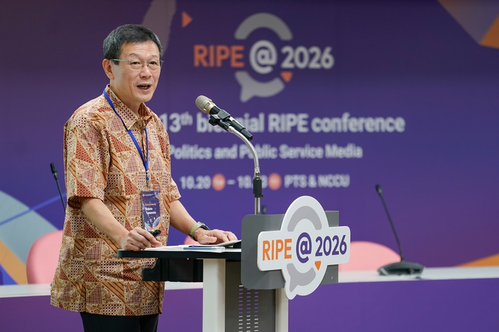 The second keynote address was delivered by Nobuto Yamamoto, Professor at Keio University in Japan, who compared social media and political participation in three Asian countries.